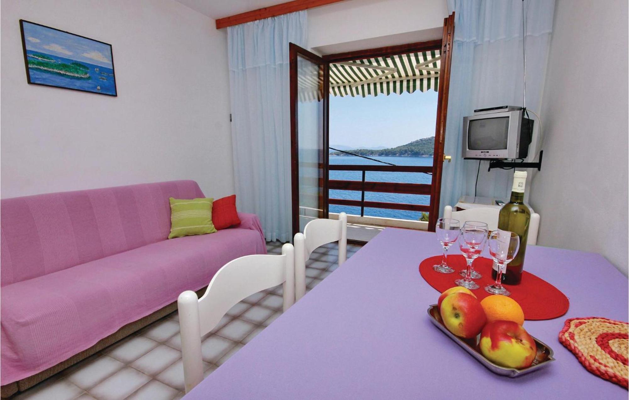 Beautiful Apartment In Prizba With Wifi Dış mekan fotoğraf