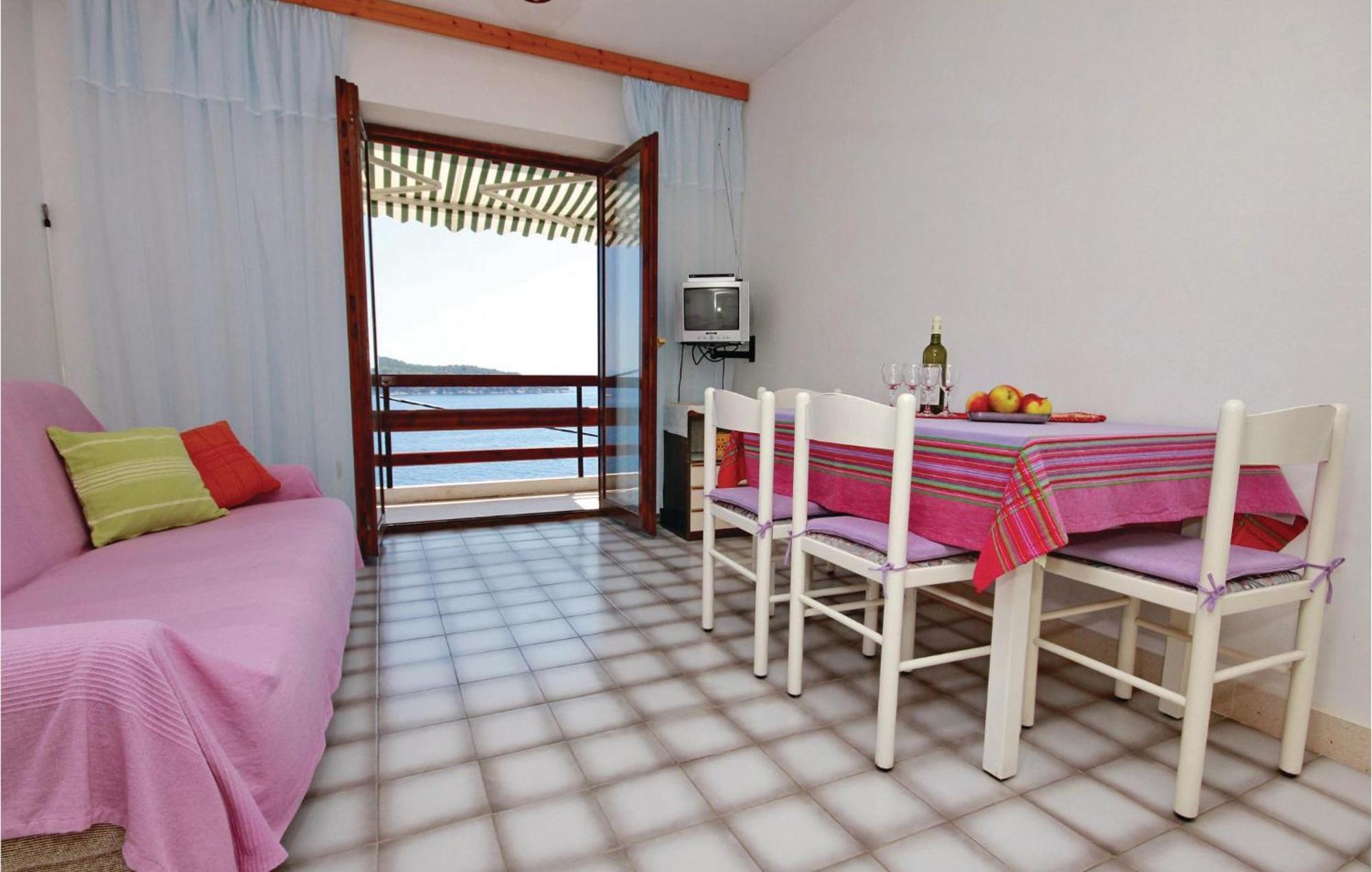 Beautiful Apartment In Prizba With Wifi Dış mekan fotoğraf