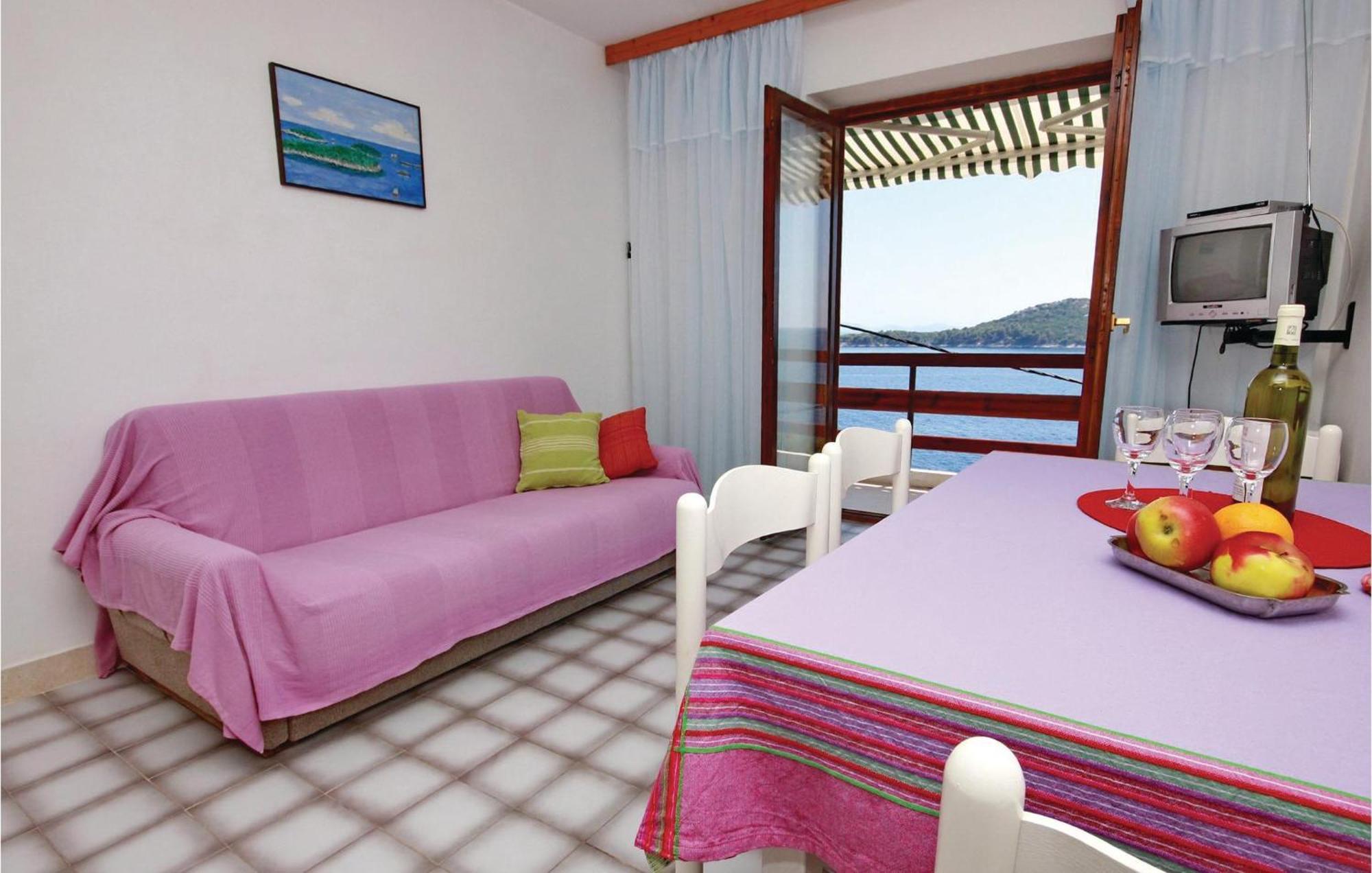 Beautiful Apartment In Prizba With Wifi Dış mekan fotoğraf