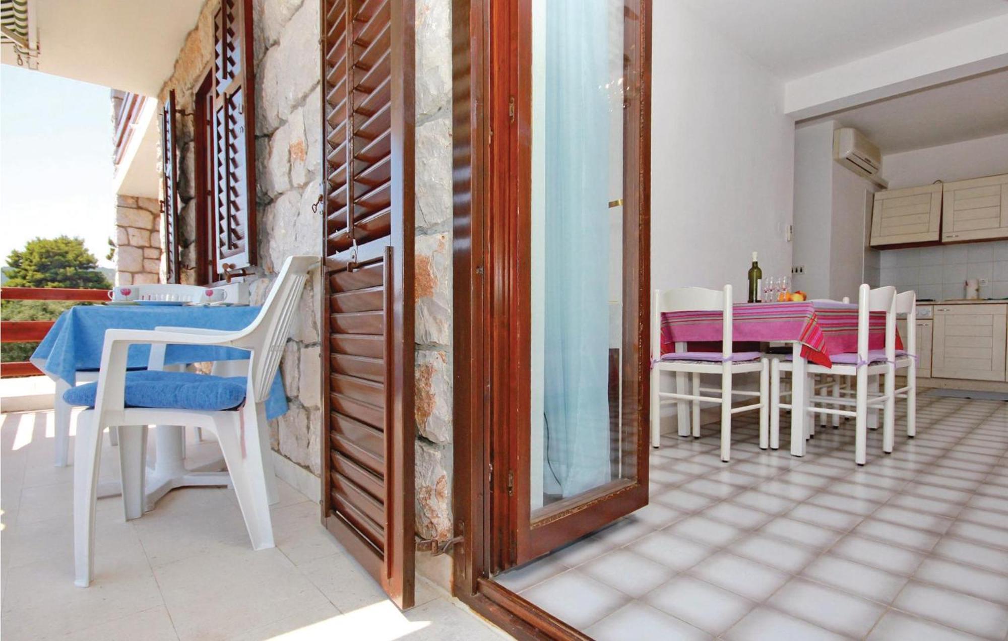Beautiful Apartment In Prizba With Wifi Dış mekan fotoğraf